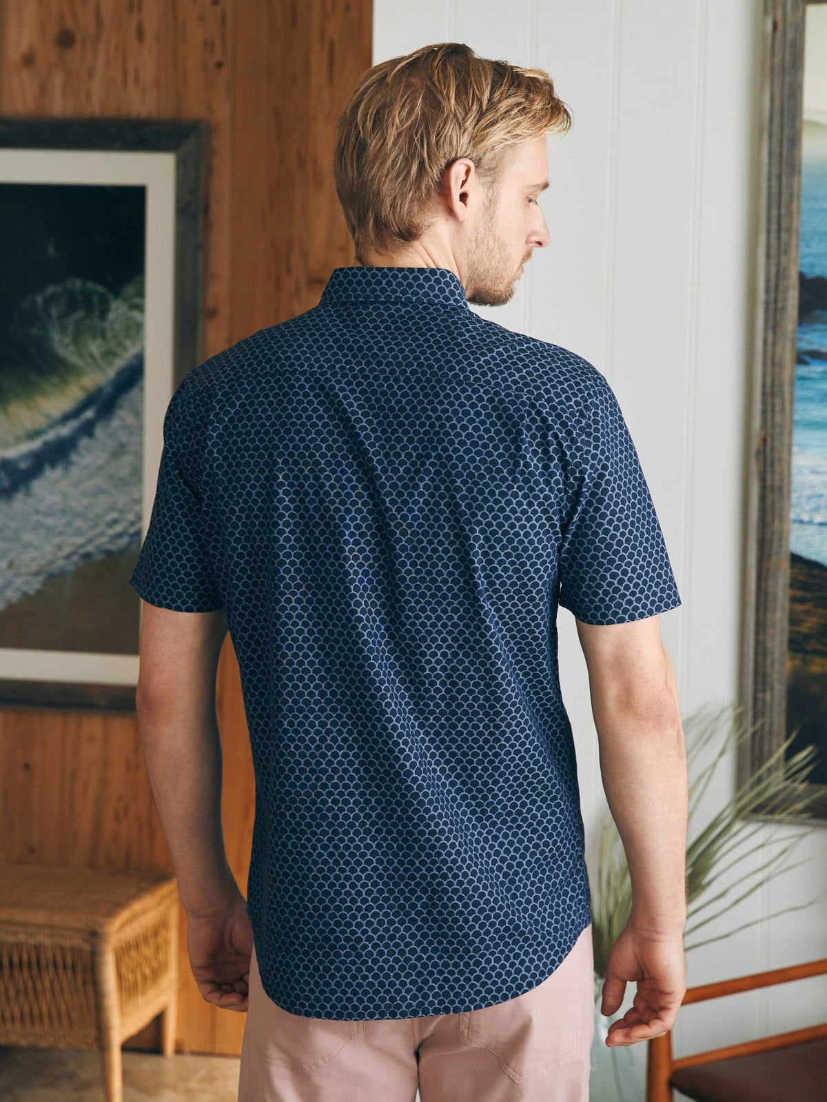 Short-Sleeve Stretch Playa Shirt - Midnight Fish Scale