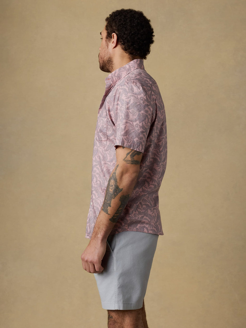 Short-Sleeve Movement Monterey Shirt - Mauve Tropic Foliage