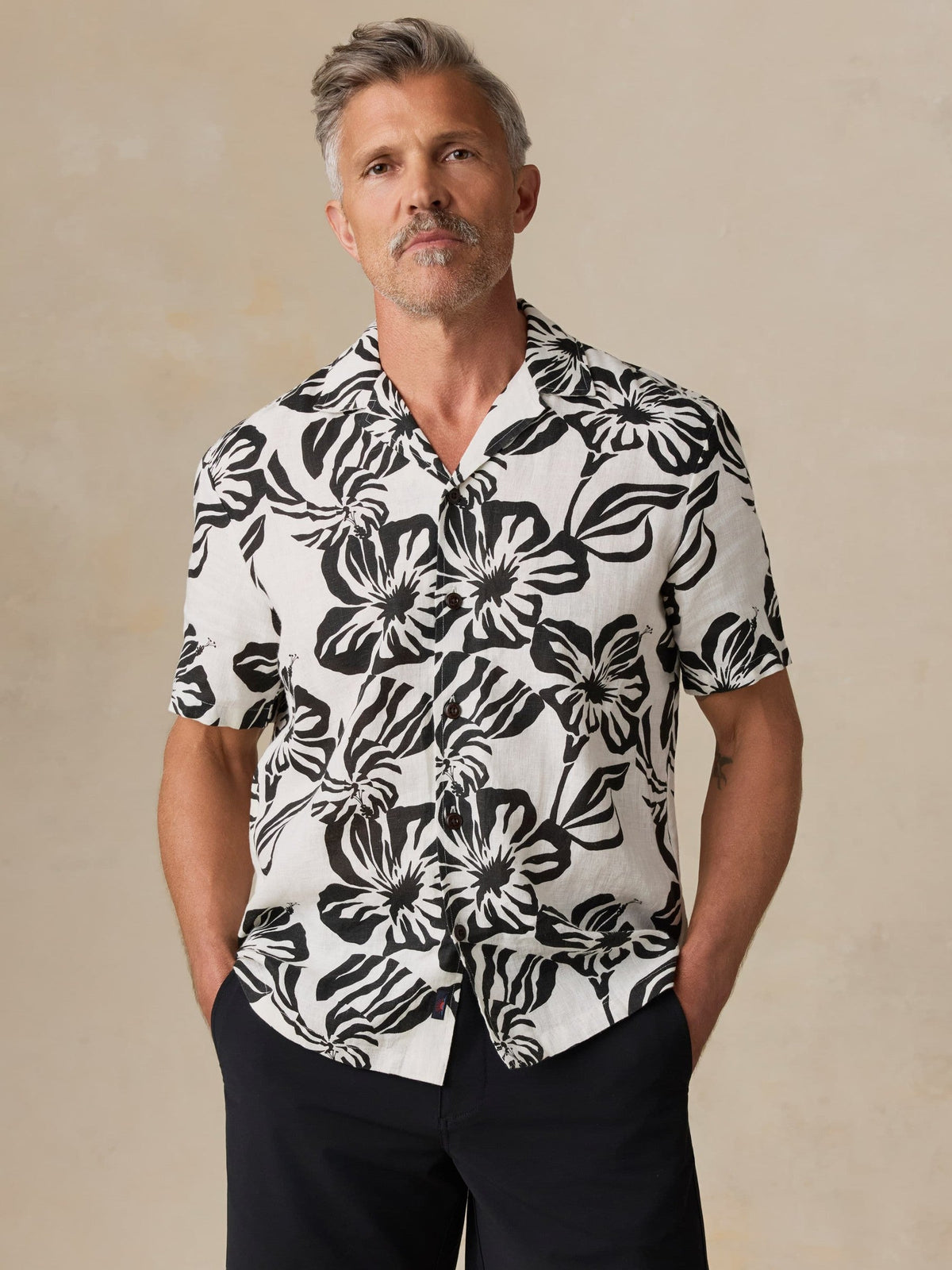 Short-Sleeve Linen Camp Shirt - Midnight Black Floral